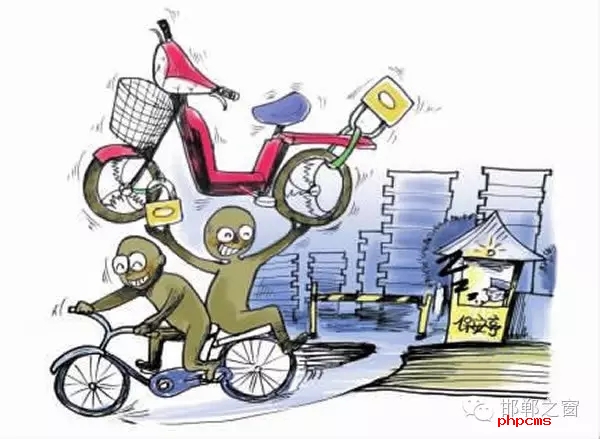 8月3日上午，邯鄲市公安局巡警支隊(duì)視頻巡控民警網(wǎng)上巡控至東柳大街河北銀行門前自行車存車處時(shí)，發(fā)現(xiàn)一男子正在盜竊自行車，作案后沿叢臺(tái)路向西逃竄。11時(shí)16分許，民警在市區(qū)和平路和平橋東一公交車站牌附近將其抓獲，當(dāng)場繳獲被盜黑馬牌自行車1輛和作案用鑰匙8串。經(jīng)訊問，該男子53歲，肥鄉(xiāng)縣肥鄉(xiāng)鎮(zhèn)西街村人，經(jīng)深挖，該男子交代了自2016年5月份以來在叢臺(tái)區(qū)、邯鄲縣等地實(shí)施盜竊山地、折疊式自行車共17起的作案事實(shí)。 