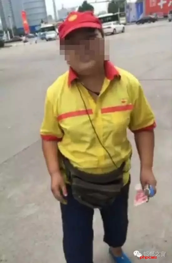 8月11日，一則內(nèi)容為“邯鄲一加油站‘缺斤短兩’”的視頻引起社會(huì)廣泛關(guān)注。記者從涉事的聯(lián)潤(rùn)美迪加油站證實(shí)確有此“糾紛”，對(duì)此，轄區(qū)復(fù)興公安勝利橋派出所已介入調(diào)查，同時(shí)，復(fù)興區(qū)市場(chǎng)監(jiān)督局回應(yīng)已封存涉事加油機(jī)，將對(duì)其進(jìn)行計(jì)量檢定。